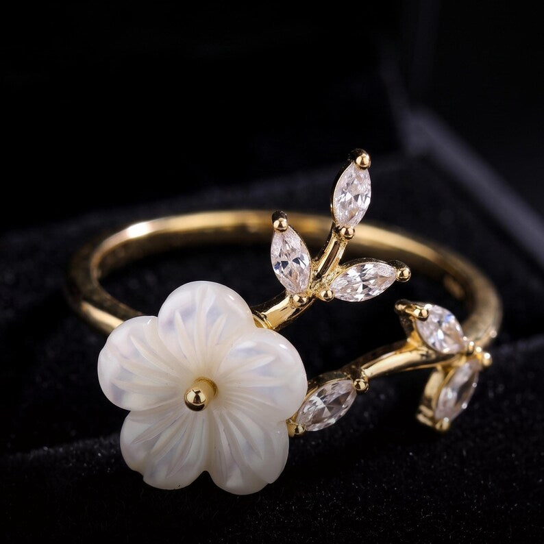 Sterling Silver Mother of Pearl Flower Ring for Women