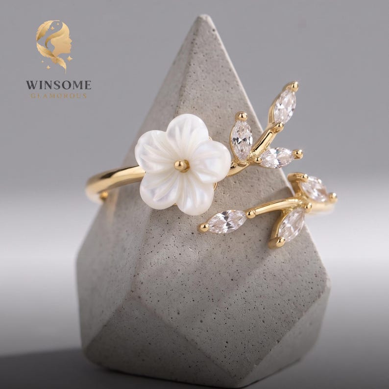 Sterling Silver Mother of Pearl Flower Ring for Women
