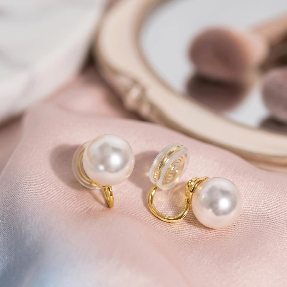 Minimalist Gold Pearl Jewelry, Freshwater Pearl Clip on Earrings, Non Pierced Bridal Earrings, Aesthetic Pearl Drops, Classic