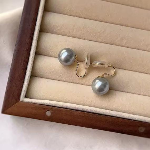 Minimalist Gold Pearl Jewelry, Freshwater Pearl Clip on Earrings, Non Pierced Bridal Earrings, Aesthetic Pearl Drops, Classic
